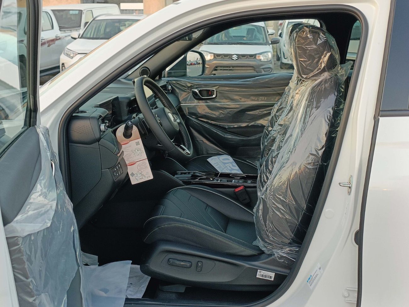 هوندا e:NP1 Elite Option / 510 KMS / 360 Cameras / Twin Panoramic Roof / Special Price for Export (CODE#ENP1F)