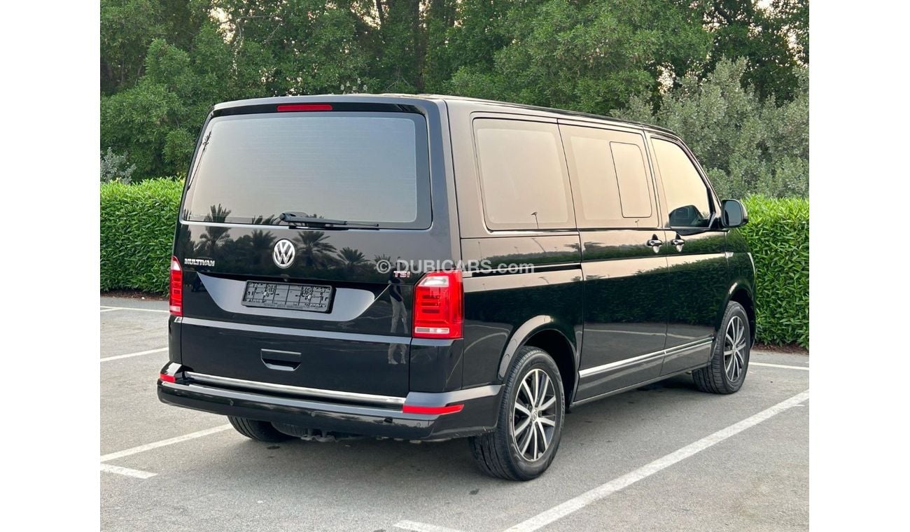 Volkswagen Multivan Hihgline Multivan 2018 GCC V4 // Orginal Paint // Accident Free // 2Keys // Perfect Condition