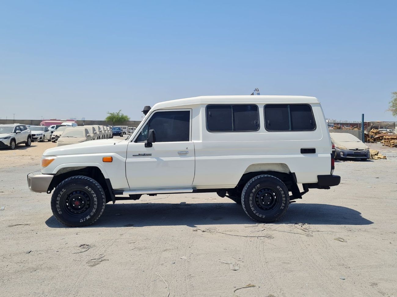 Toyota Land Cruiser 70 3 Doors