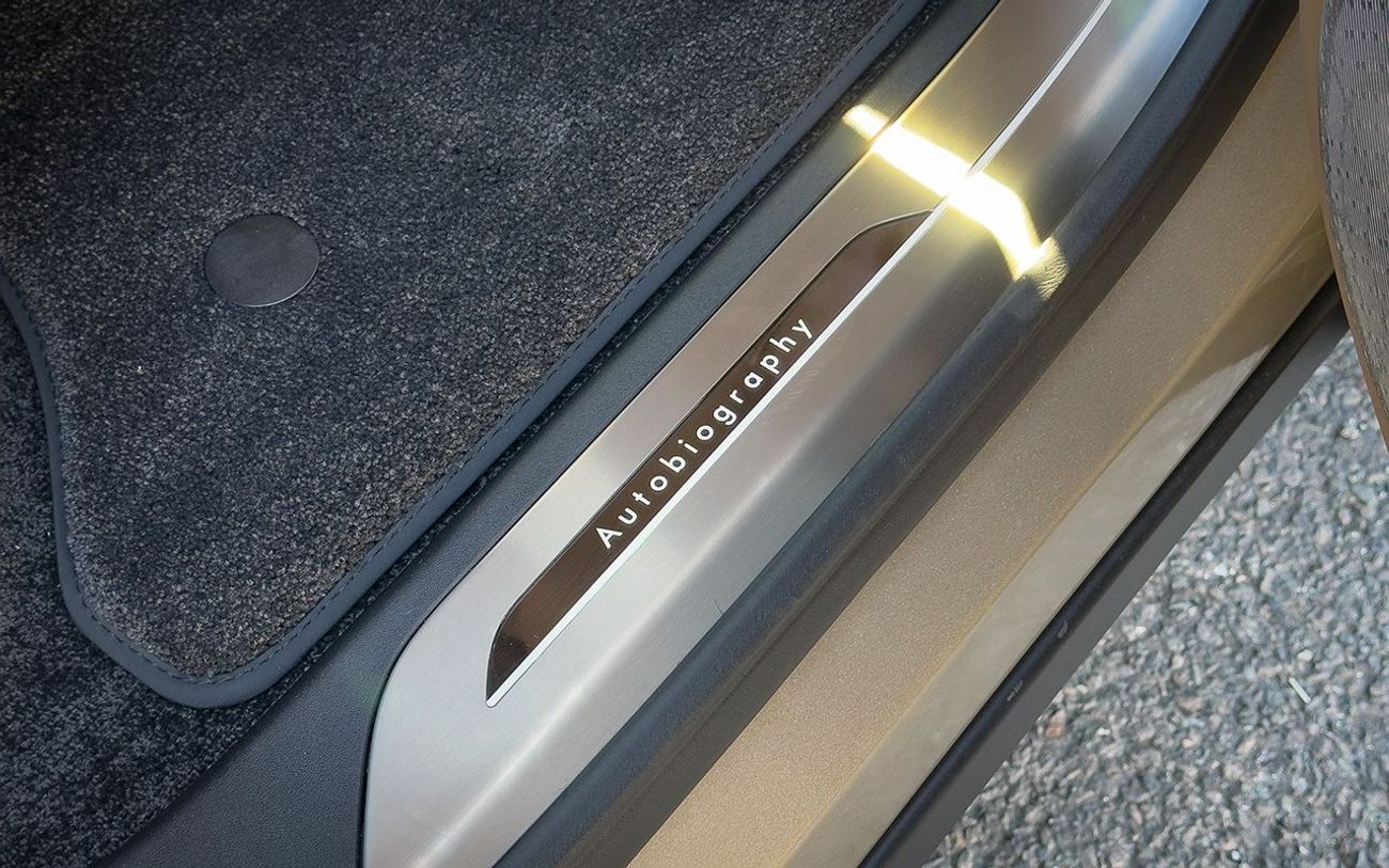 لاند روفر رينج روفر Autobiography 3.0L P460e LWB Right Hand Drive