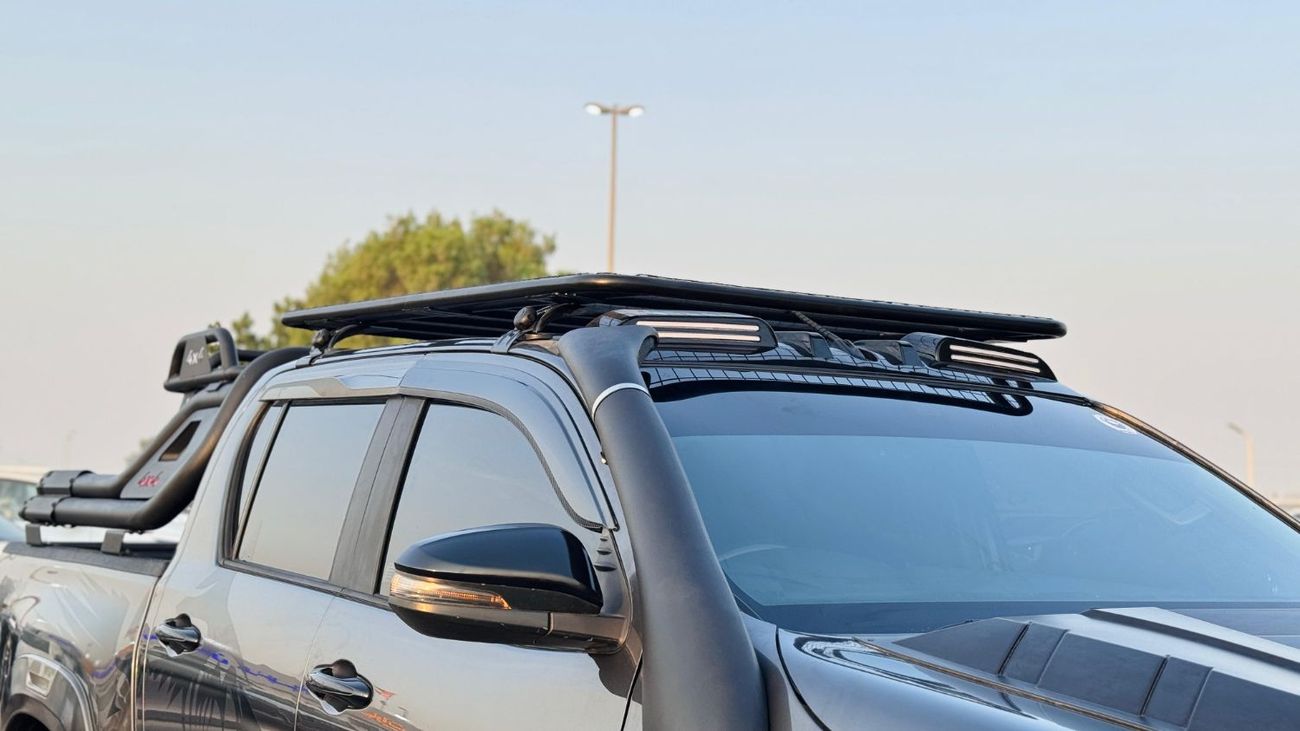 تويوتا هيلوكس OFF-ROAD MODIFIED | SPORTS BAR - ROOF RACK - BULL BAR | MT | 2.8L DIESEL ENGINE | RHD