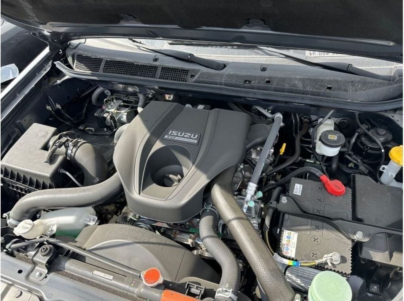 إيسوزو D ماكس 2.5L 4x2 GCC