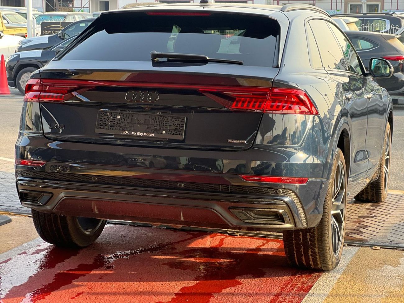 Audi Q8 2023-Audi Q8 55 TFSI Quattro-SLINE