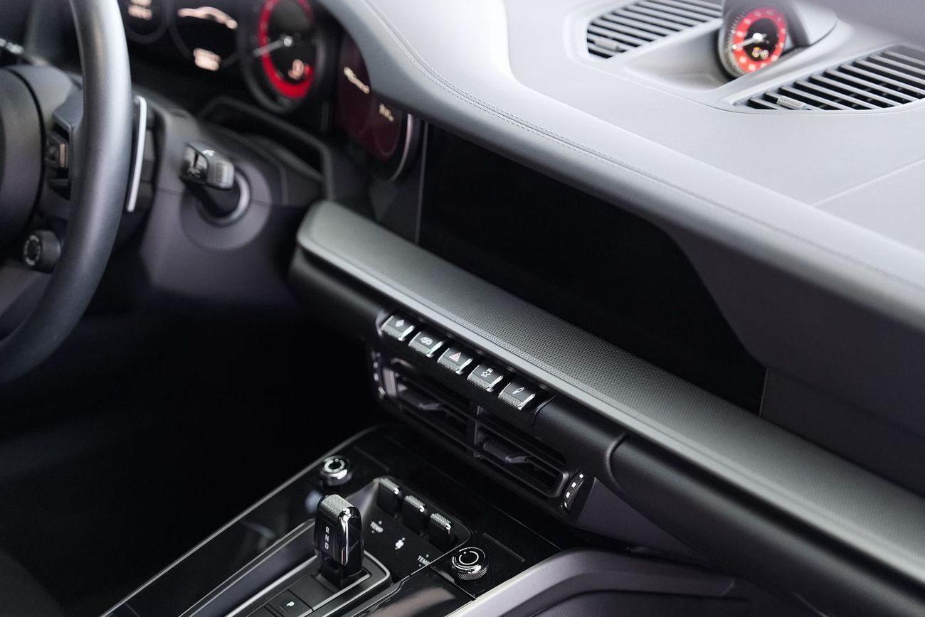 Porsche 911 Carrera S 3.0L (445 HP) Coupe