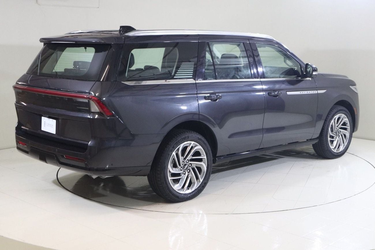 Lincoln Navigator RESERVE N1525 / FREE INSURANCE + REGISTRATION / AL TAYER MOTORS AL QOUZ SHOWROOM