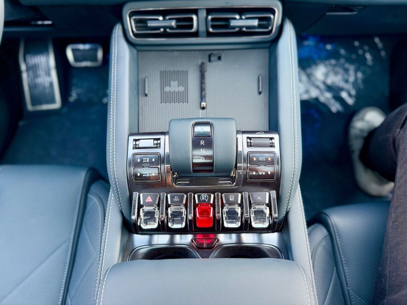 BYD Leopard 5 Full Option Luxury Plug-In Hybrid SUV