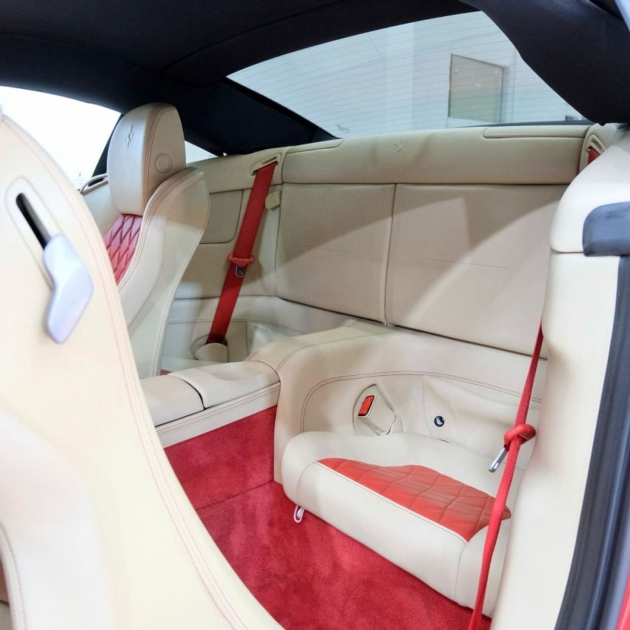 فيراري كاليفورنيا Std 4.3L (460 HP)