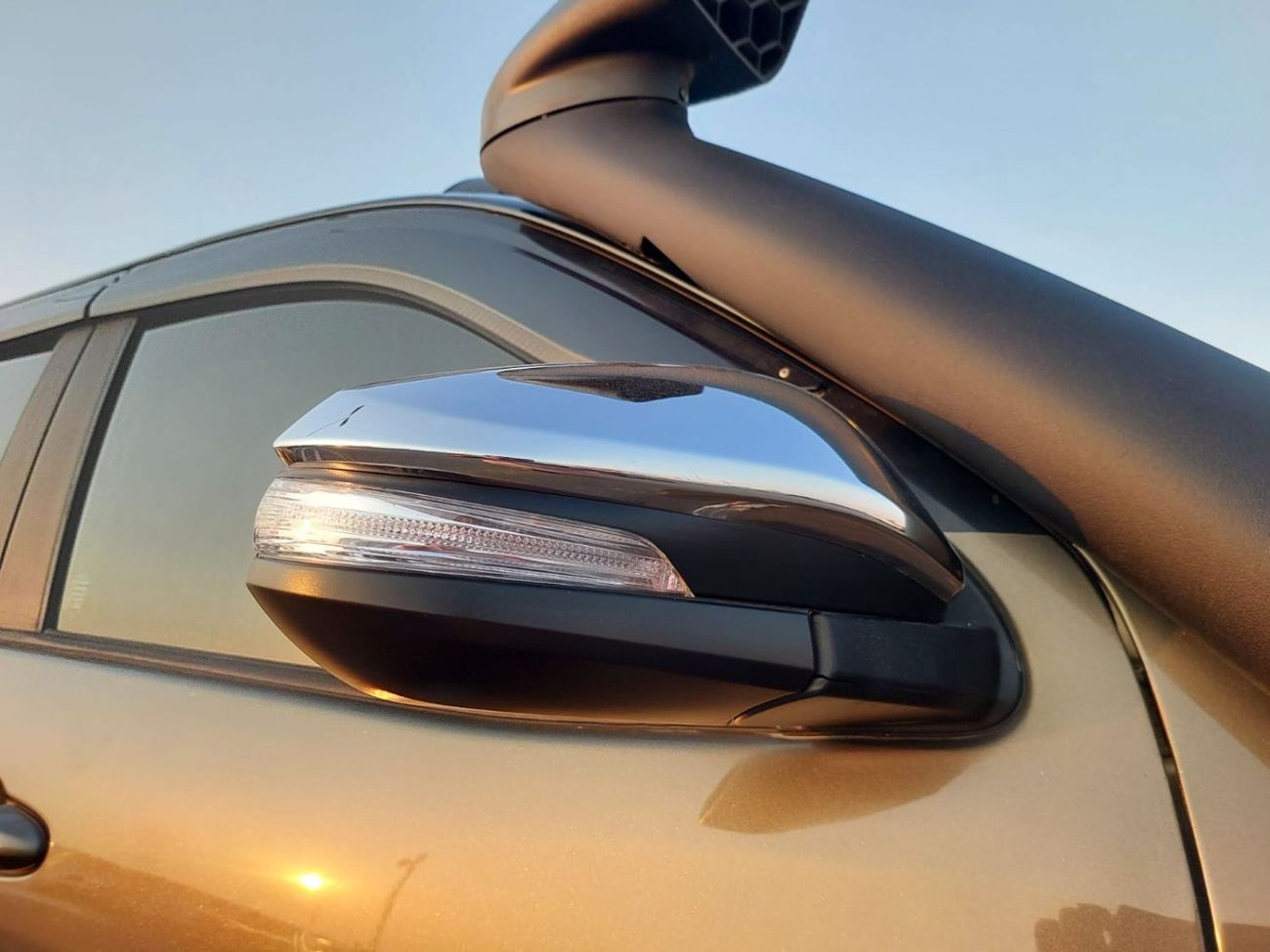 Toyota Hilux TOYOTA HILUX PICKUP RHD 2018 MODEL 2.8 L DIESEL AUTOMATIC(PM17843)