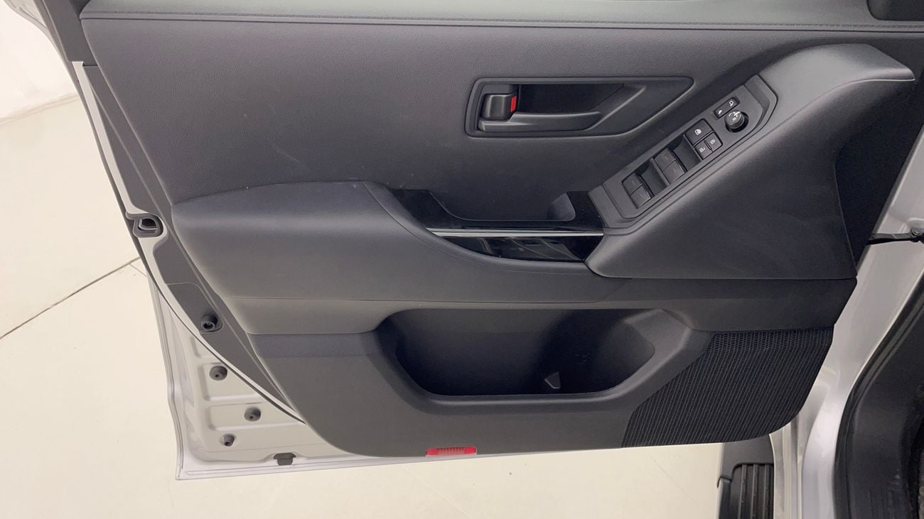 تويوتا لاند كروزر GXR 4 | بدون دفعة مقدمة | اختبار القيادة في المنزل