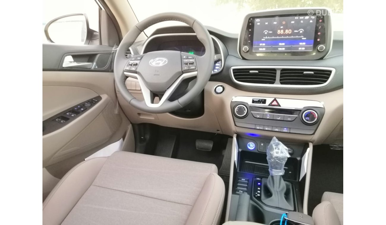 Hyundai Tucson 2.0 with  sunroof start engine screen camera 2electric seats