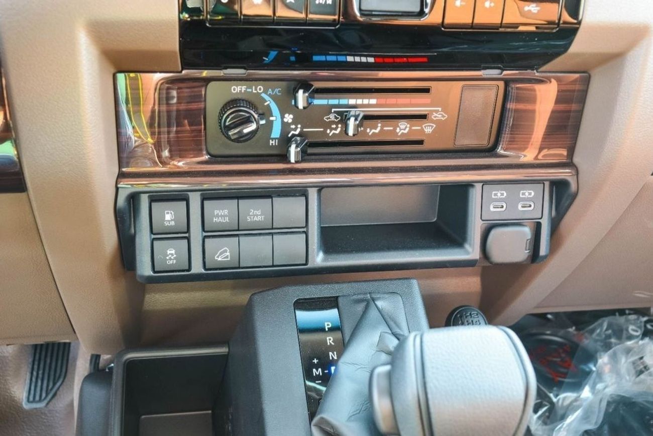 Toyota Land Cruiser Pick Up TOYOTA LAND CRUISER 79 4.0L 4WD PETROL PICKUP 2024