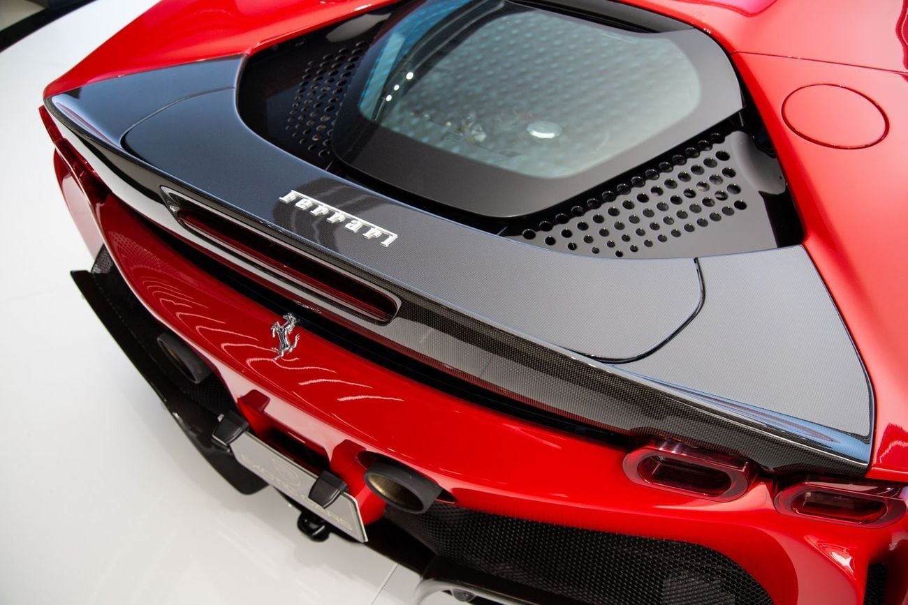 فيراري SF90 ستراديل ASSETTO FIORANO