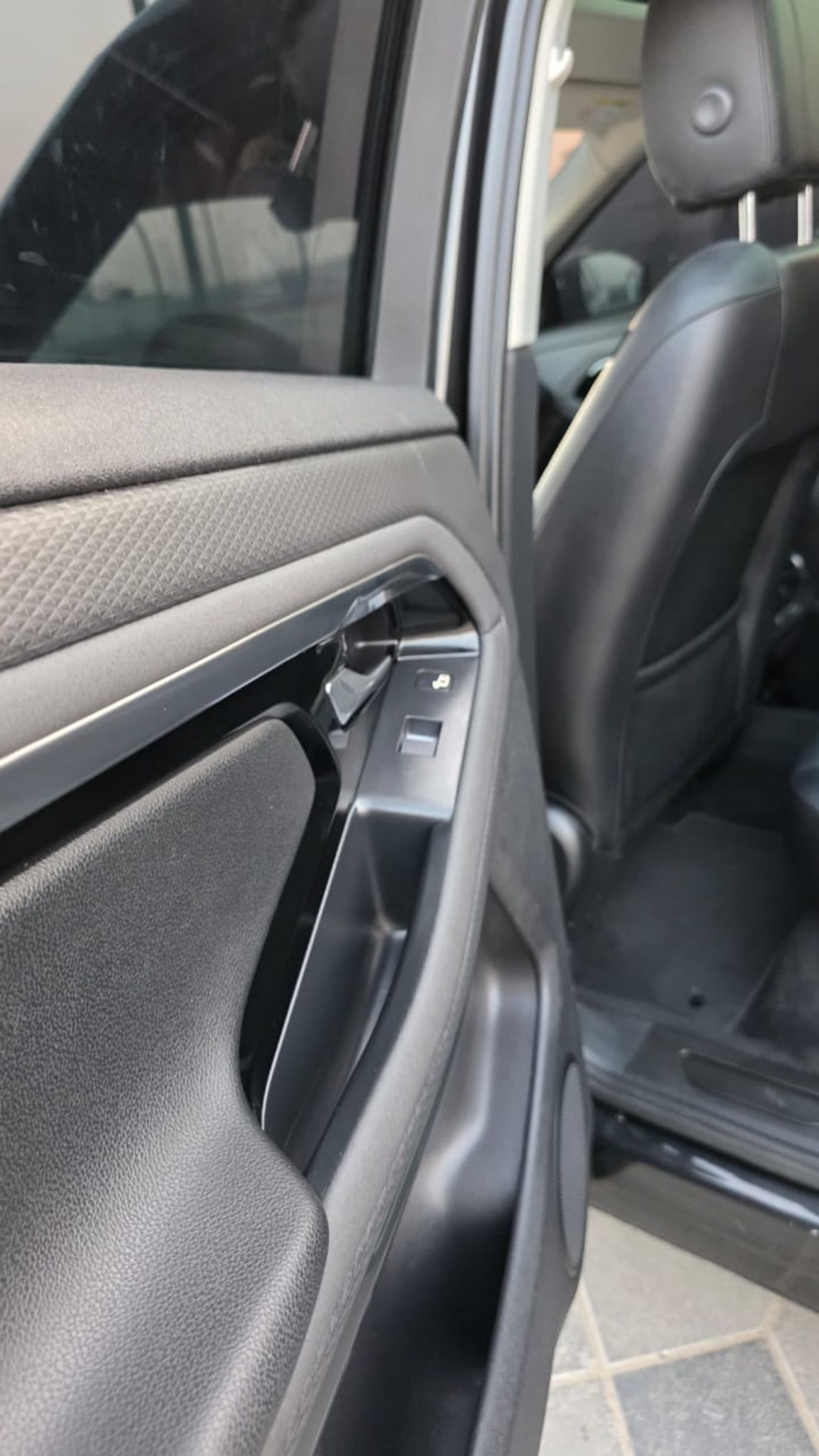 لاند روفر رانج روفر إيفوك P200 R-Dynamic HSE 2.0L