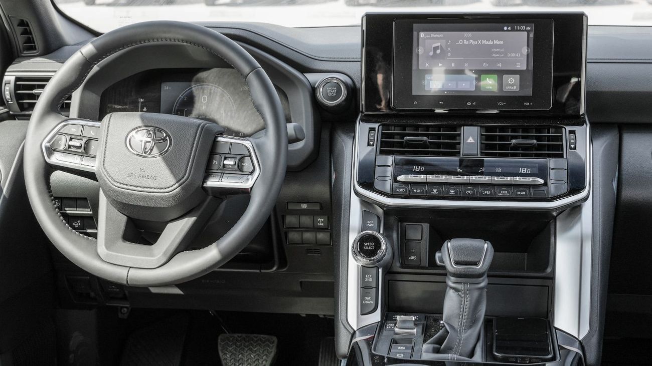 تويوتا لاند كروزر 2026 Toyota Land Cruiser GXR 4.0L AT Petrol (White-Black)