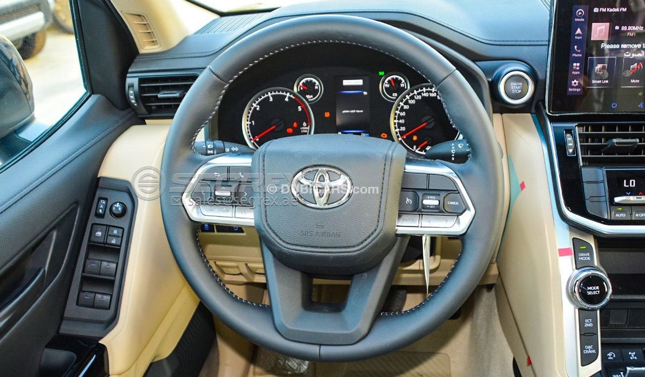 Toyota Land Cruiser LC300 3.3L DSL 4WD AT with rear differential lock, sunroof, 20R Alloy wheel, 360