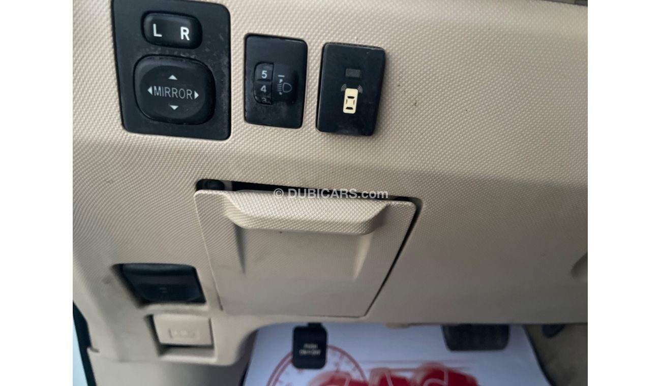 Toyota Previa SE Toyota previa 2015 GCC