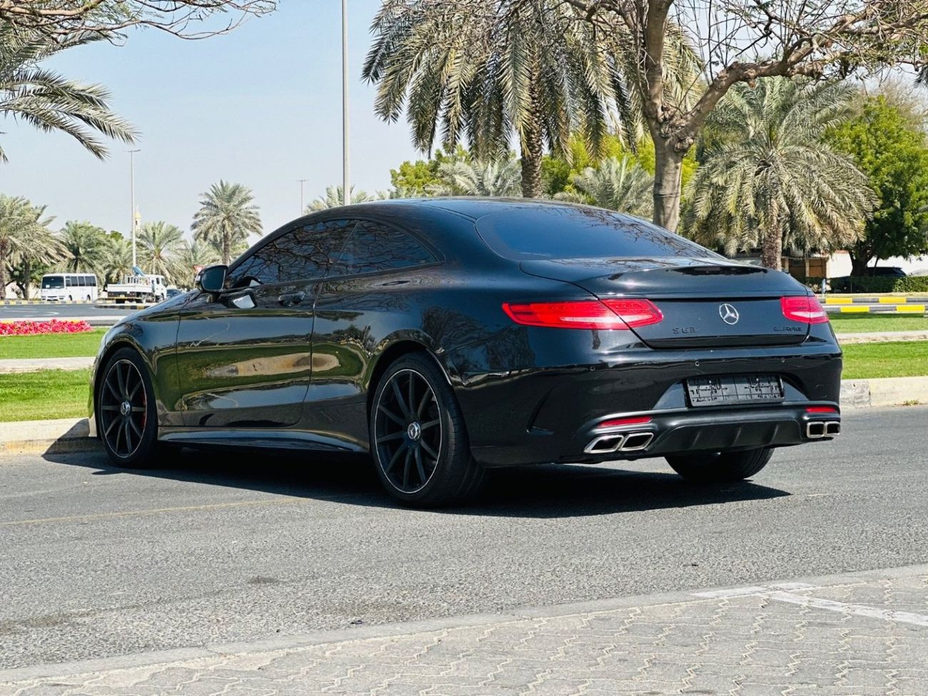 Mercedes-Benz S 63 AMG Std 5.5L