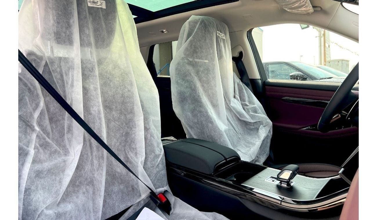 لاند روفر رانج روفر إيفوك 2024 /2.0L mild hybrid Long wheel base +10% Local Registration