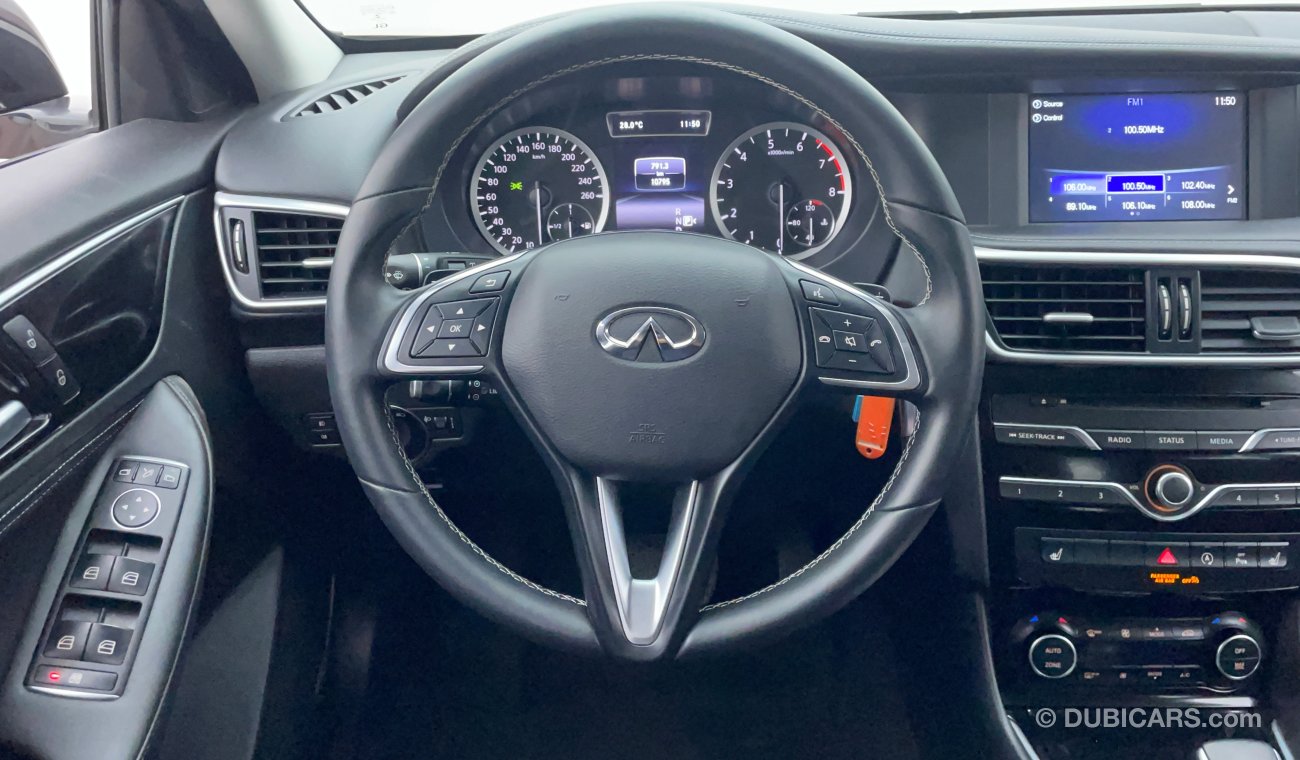 Infiniti Q30 LUXURY 1.6 | Under Warranty | Inspected on 150+ parameters