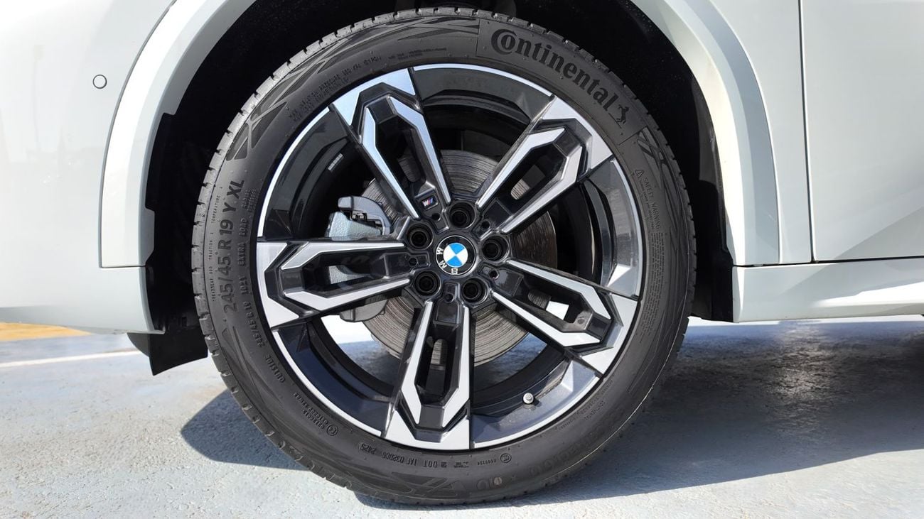 BMW X2 BMW X2 sDrive 25i M Sport 2.0L White Interior Moca