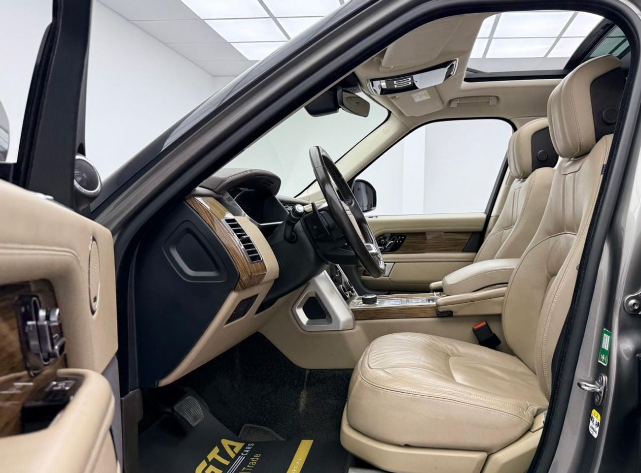 لاند روفر رينج روفر 2019 Range Rover Vogue HSE, Warranty, Full Service History, Excellent Condition, GCC