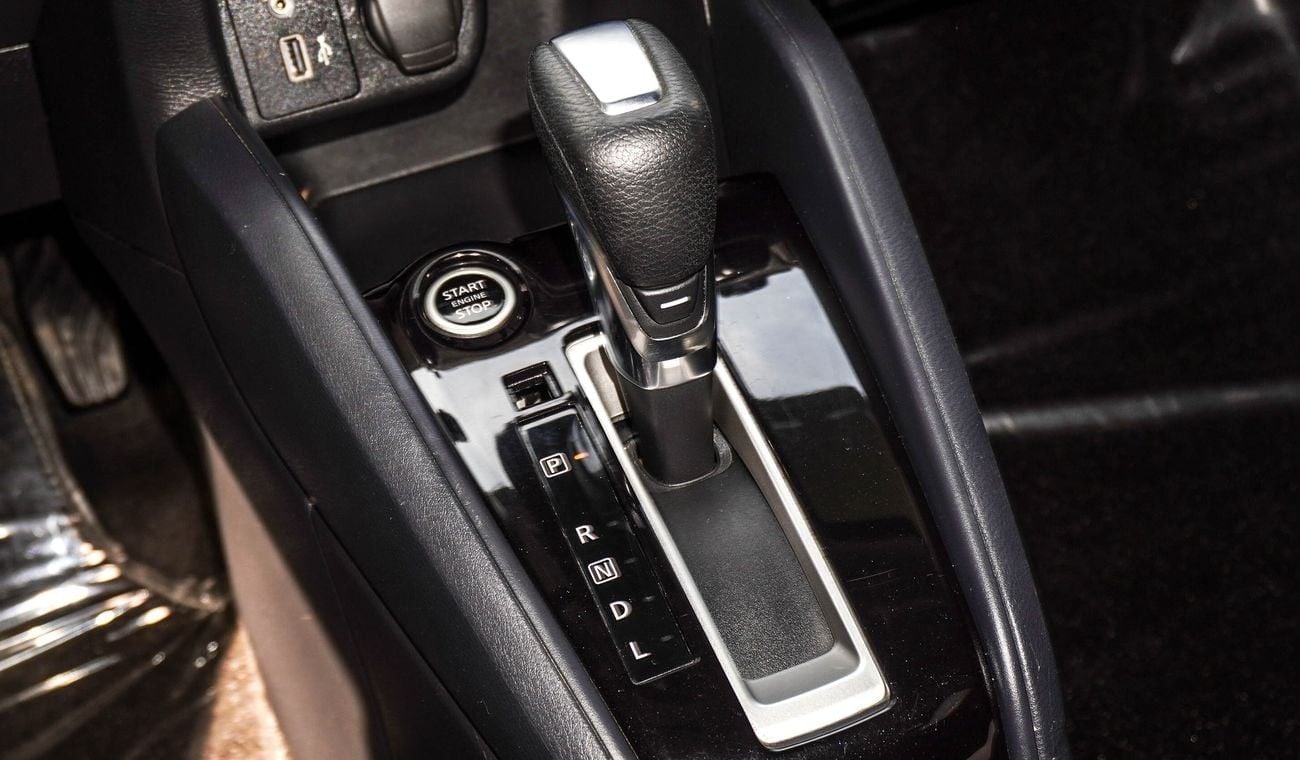 نيسان فيرسا SV