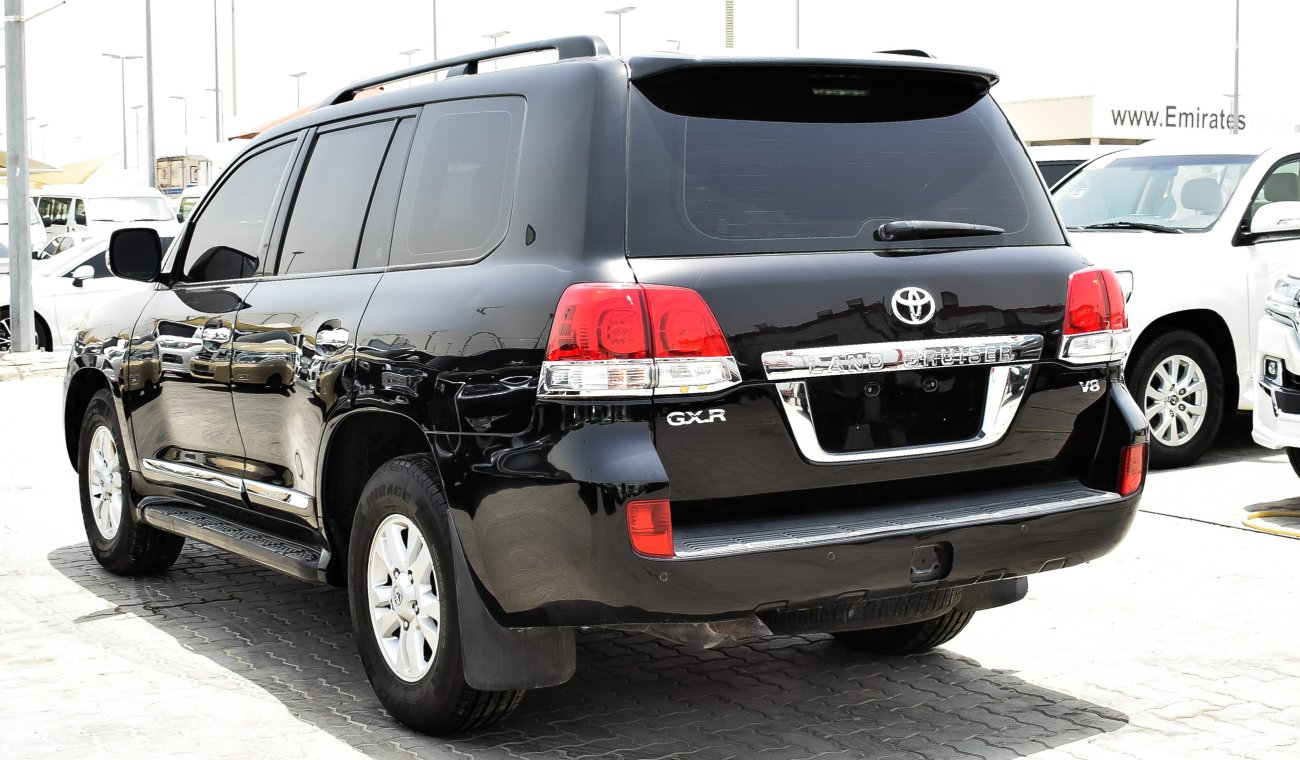 Toyota Land Cruiser GXR V8