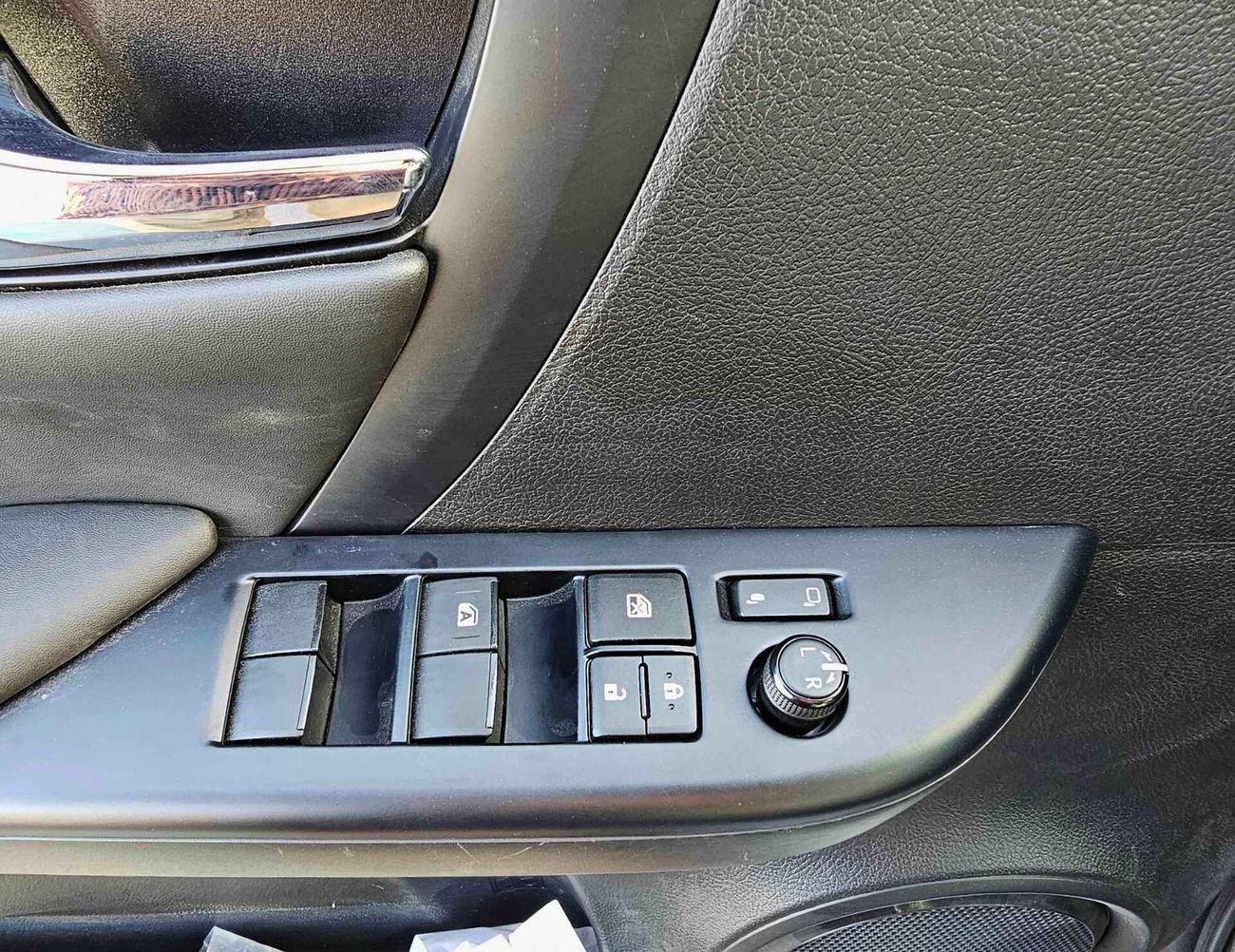 Toyota Fortuner G | 2.7L V4 PETROL | ALLOY RIMS | MANUAL A/C | 4WD | CODE # G GRAY