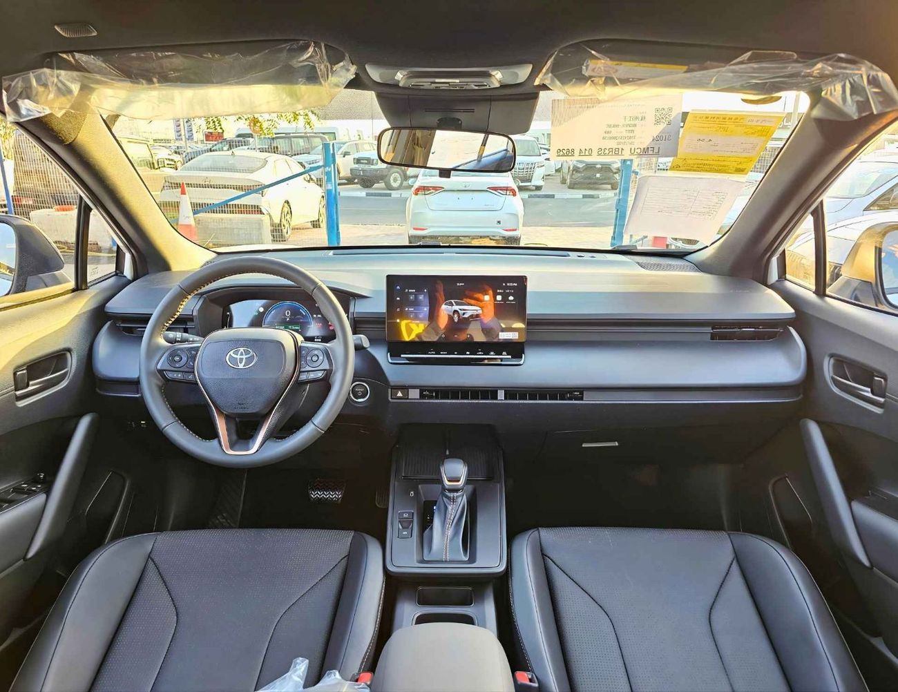 Toyota Corolla Cross ELITE HYBRID NEW SHAPE / 2.0L V4 PETROL / SUNROOF / LEATHER WITH DRIVER POWER SEAT  (CODE # CRCHCN)