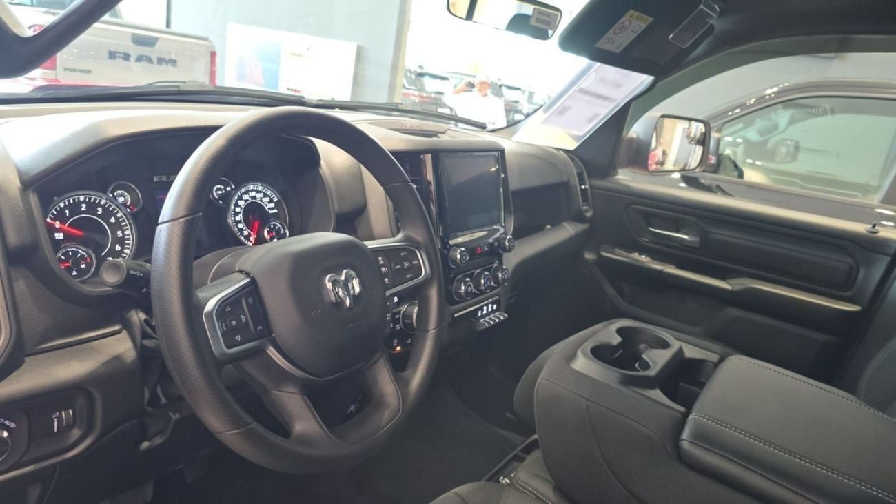 RAM 1500 BIGHORN CREW CAB Tradesman 3.0L TWIN TURBO WARLOCK AUTOMATIC TRANSMISSION ( ONLY FOR RE-EXPORT )