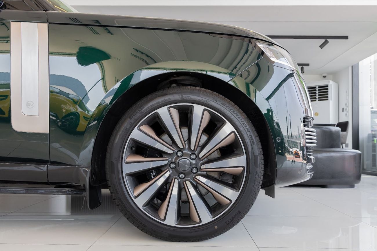 Land Rover Range Rover SV LWB P615 Range Rover | Vogue | SV | GCC | 4.4L Twin-Turbo V8 | SWB | AWD | VIP Rear Seats | 2026