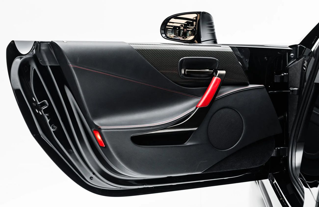 لكزس LFA 4.8L V10 Naturally Aspirated Engine