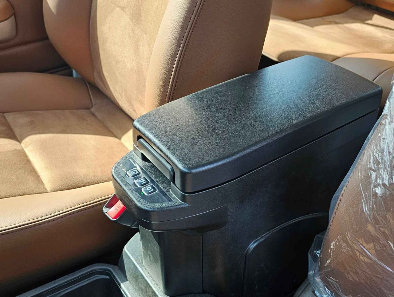 تويوتا لاند كروزر بيك آب LX-Z1 DOUBLE CABIN / 2.8L V4 DIESEL / A/T/ LEATHER SEATS / DIFF LOCKS / 4WD (CODE#LX-Z1)