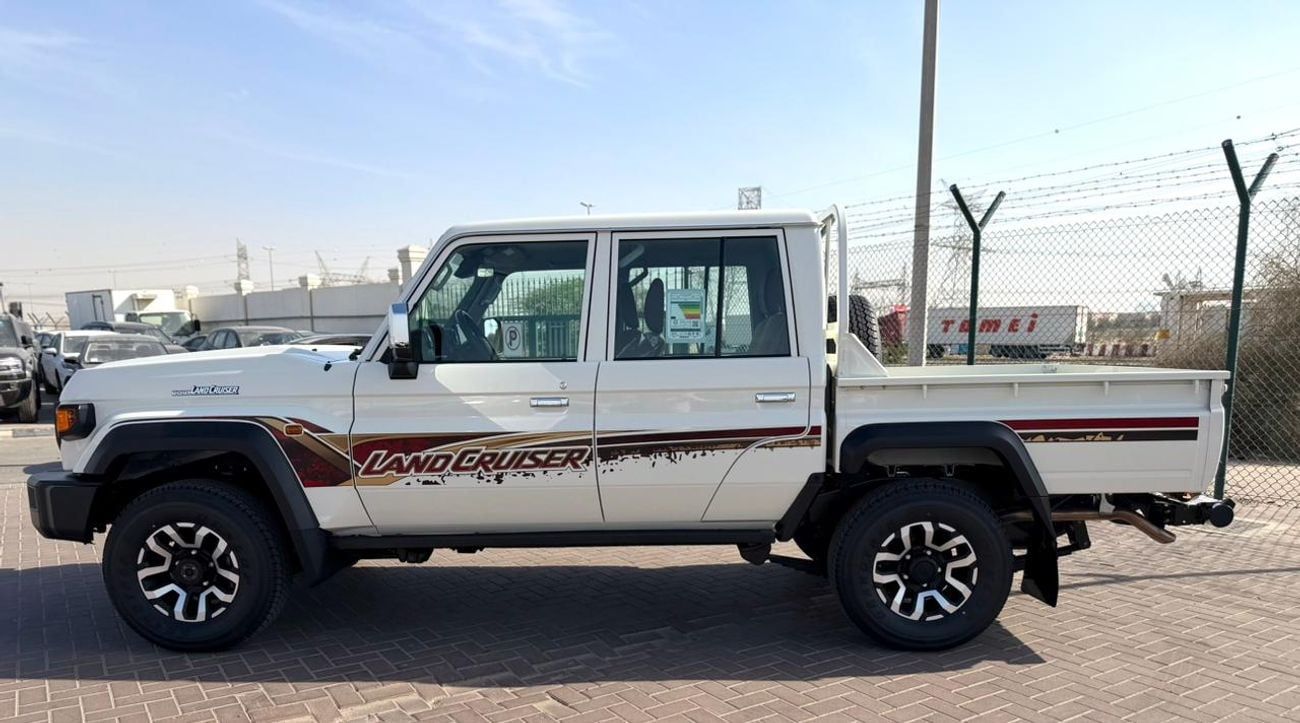 تويوتا لاند كروزر بيك آب 2026 LC79 Double Cabin 4,0L petrol Full option Oman spec