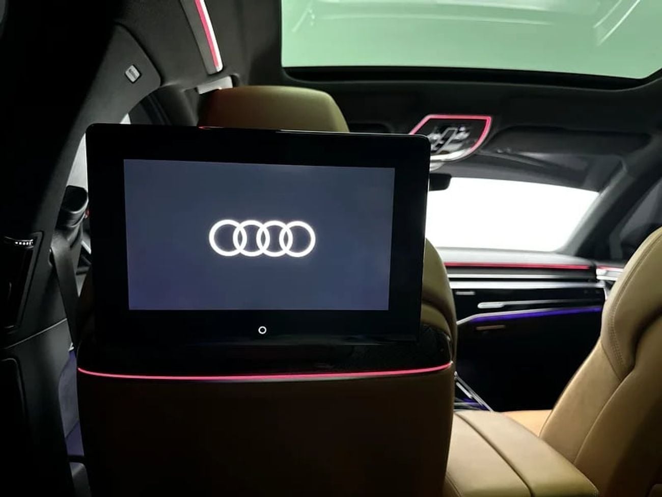 Audi A8 55 TFSI LWB 55 TFSI quat 340hp Luxury (Ref# 008135)
