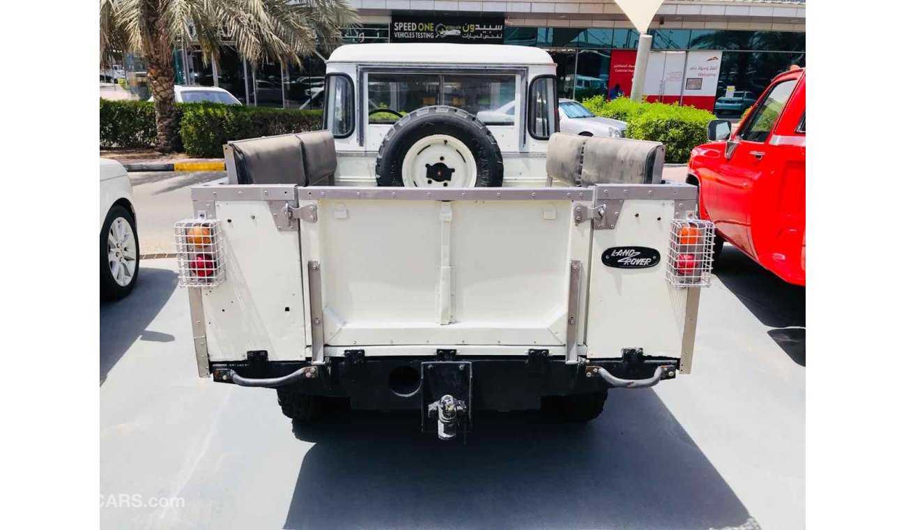 لاند روفر ديفندر