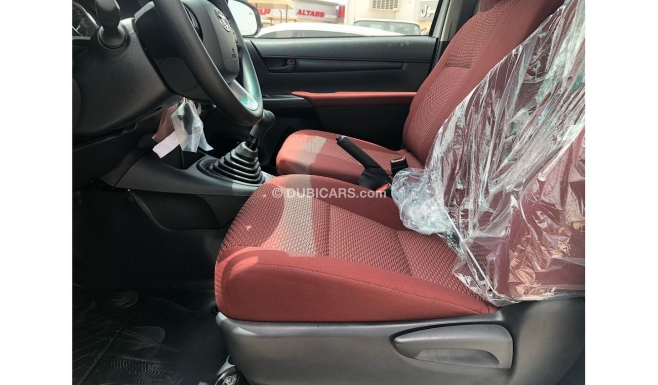 تويوتا هيلوكس تويوتا هايلكس 2.7 بنزين دفع رباعي 2023 عادي