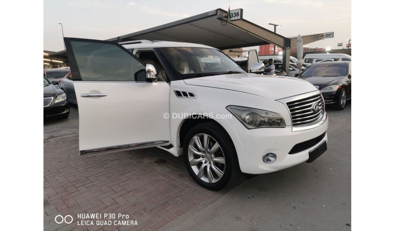 Infiniti QX56 Luxury 5.6L In excellent condition and requires no expense