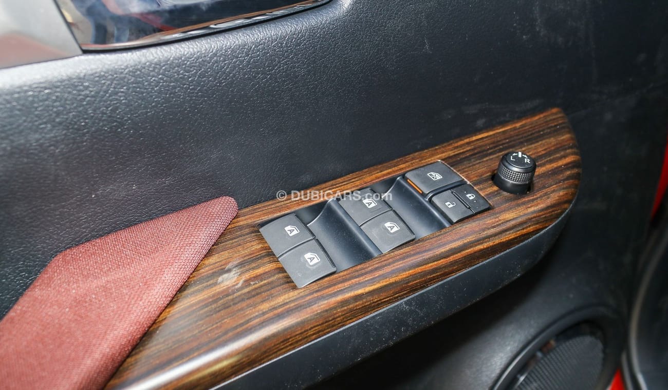 تويوتا هيلوكس TRD V6