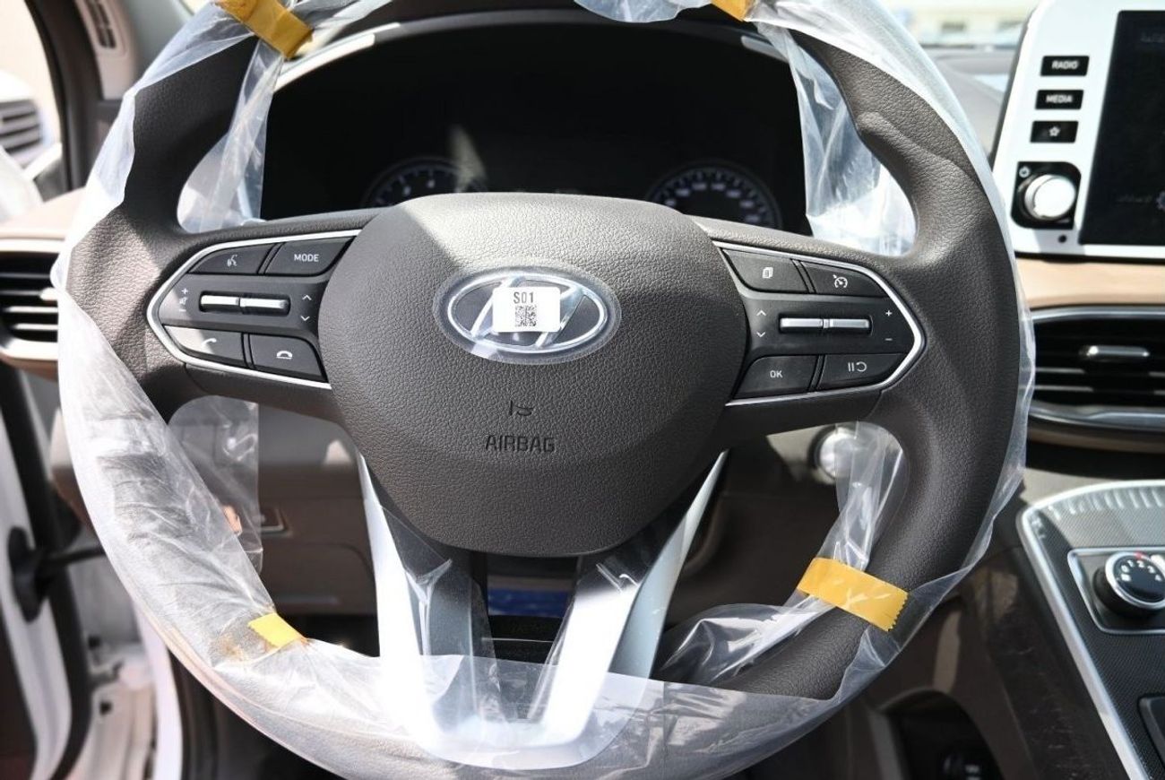 Hyundai Santa Fe Hyundai Santa Fe 2.5L Petrol, SUV, FWD, 5 Doors, Front Electric Seats, Panoramic Roof, Cruise Contro