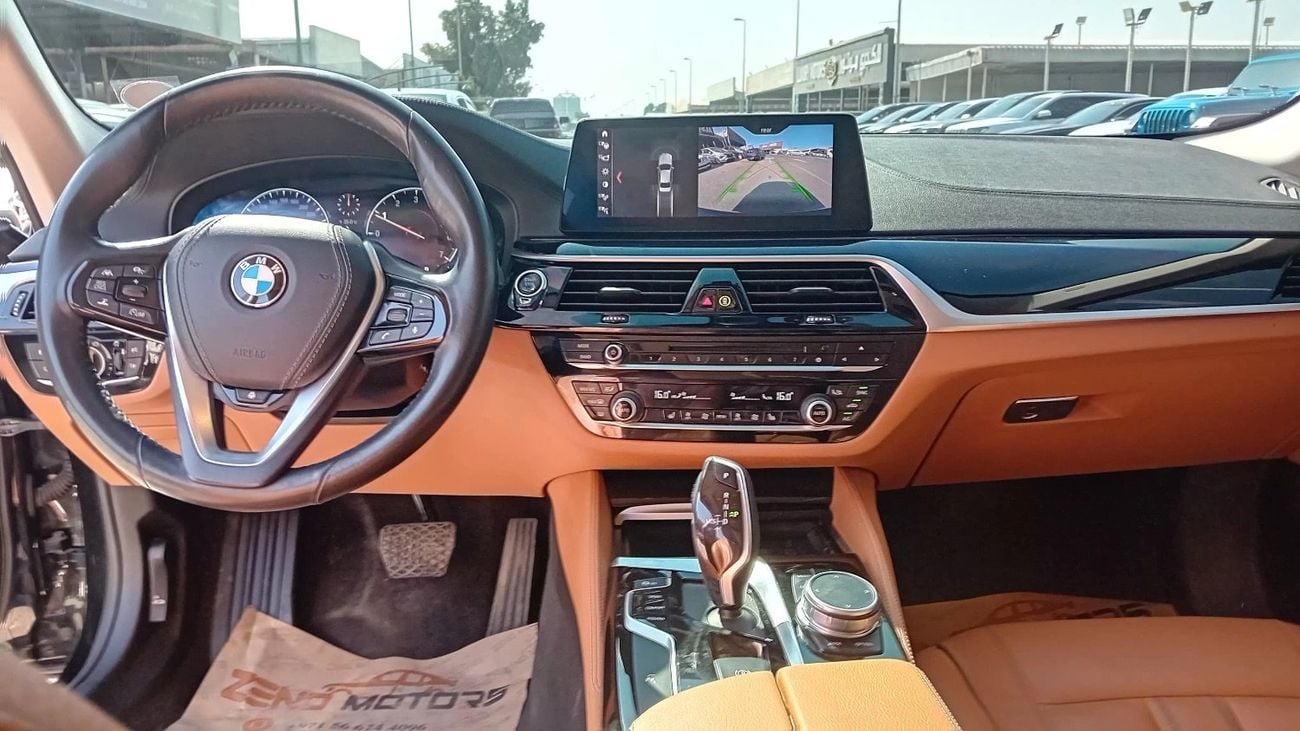 بي أم دبليو 520i Std 2.0L