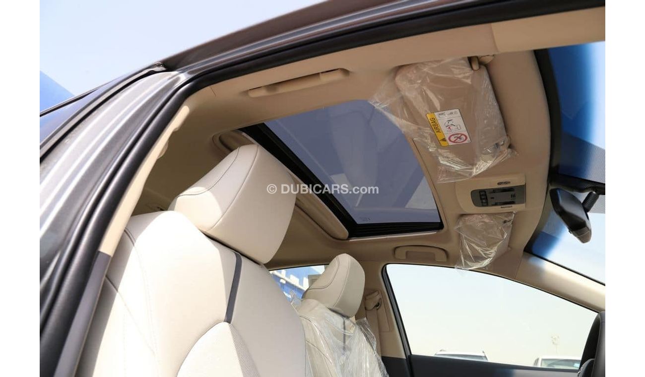تويوتا كامري 2.5L GLE PET A/T - 23YM -  w/SUNRF - SIL_BEIG (EXPORT OFFER)