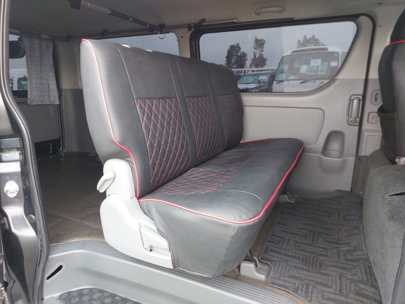 Toyota Hiace TOYOTA HIACE VAN RHD 2005 MODEL 2.0 L PETROL AUTOMATIC(PM16078)