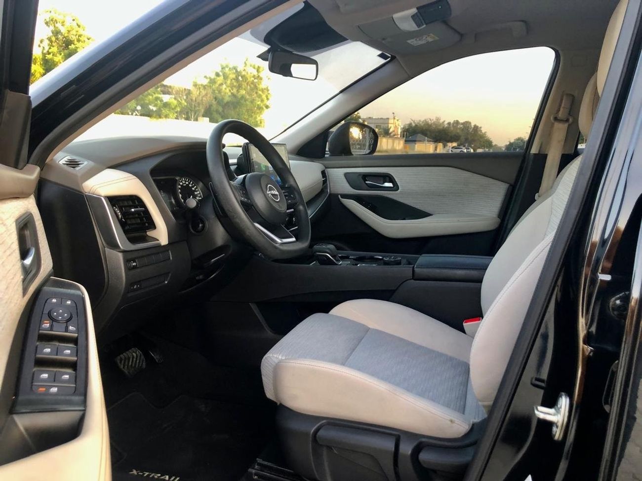 نيسان إكس تريل NISSAN XTRAIL 2.5L  7 SEATER 2023 GCC Spices