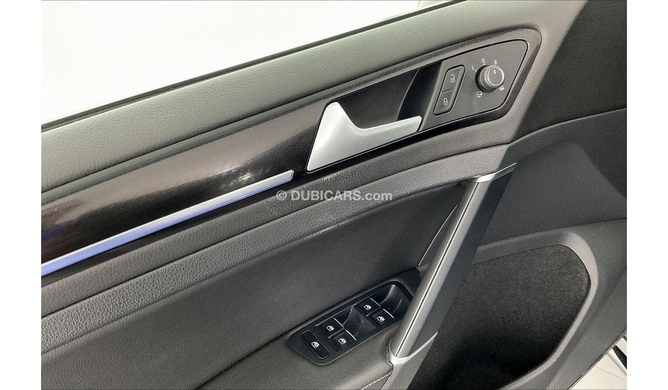 Volkswagen Golf R - Leather w/sunroof
