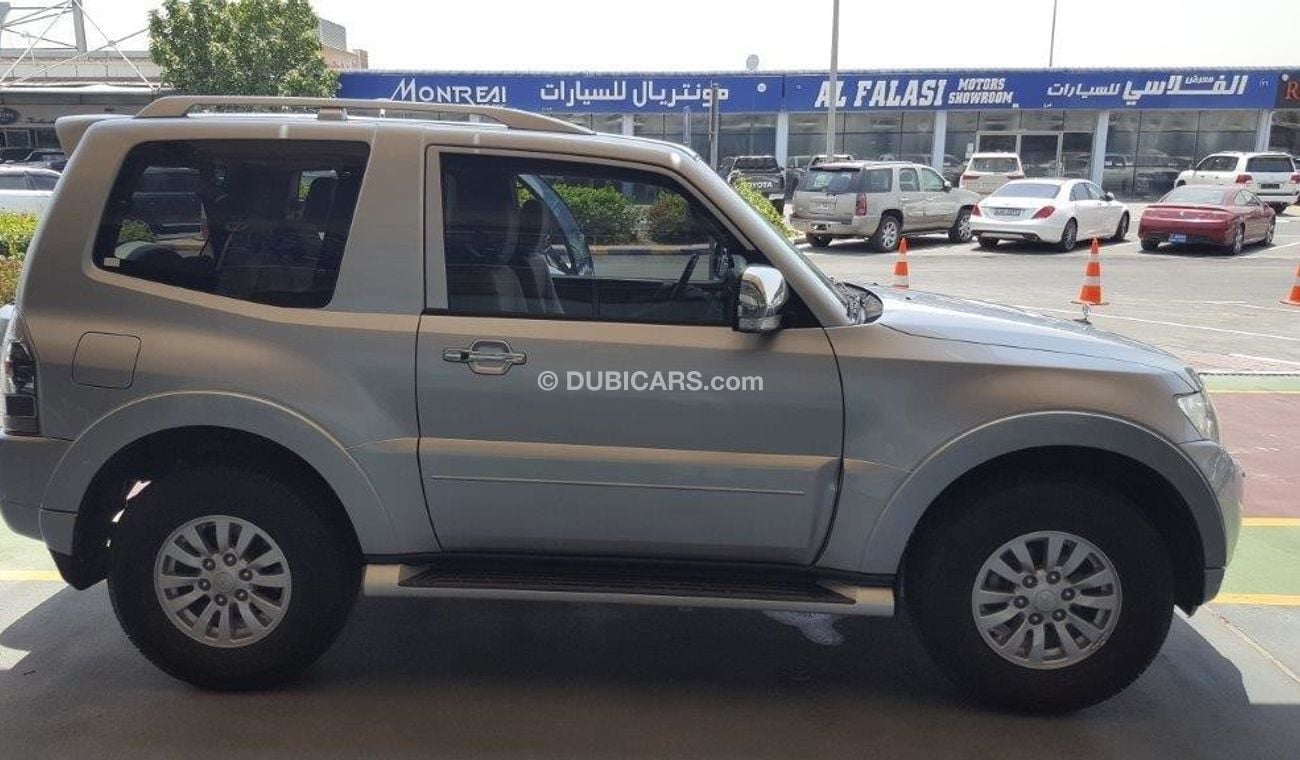 Mitsubishi Pajero 3 door med option  perfect condition