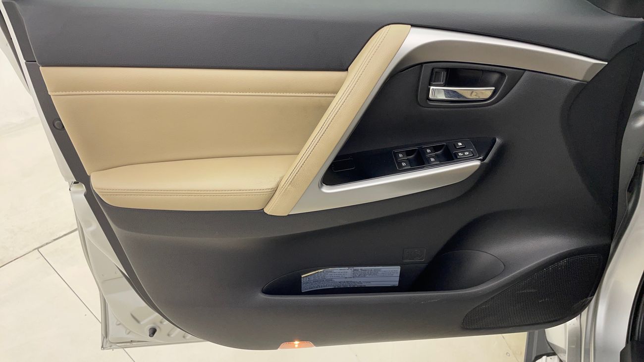 ميتسوبيشي مونتيرو سبورت GLS PREMIUM 3 | بدون دفعة مقدمة | اختبار القيادة في المنزل