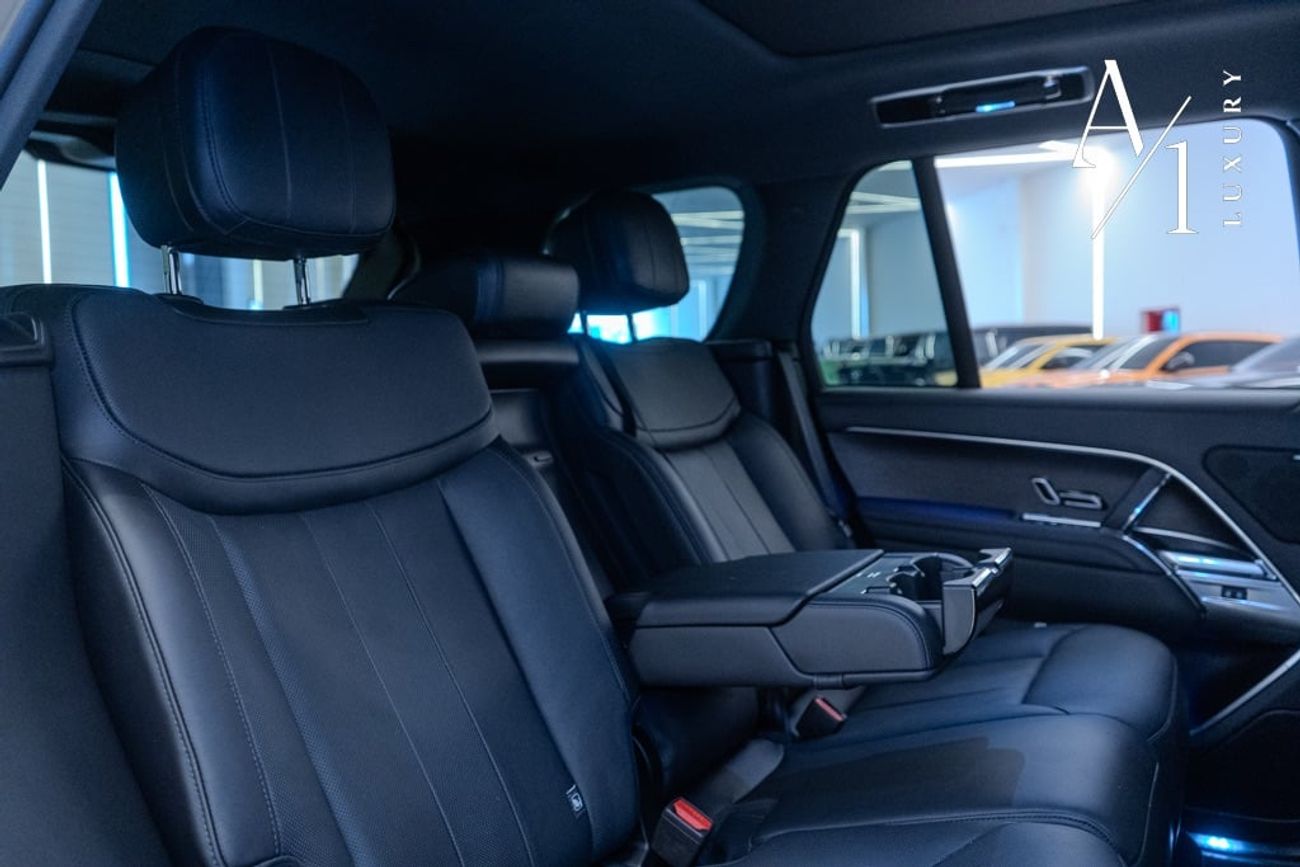 لاند روفر رينج روفر 2023 Range Rover Vogue P400 SE, Warranty, Full Options, Low Kms, Excellent Condition, 395HP