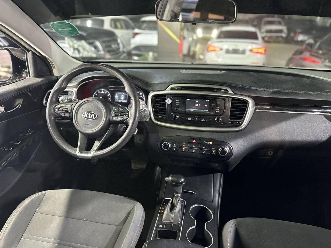 كيا سورينتو Base 2.4L FWD