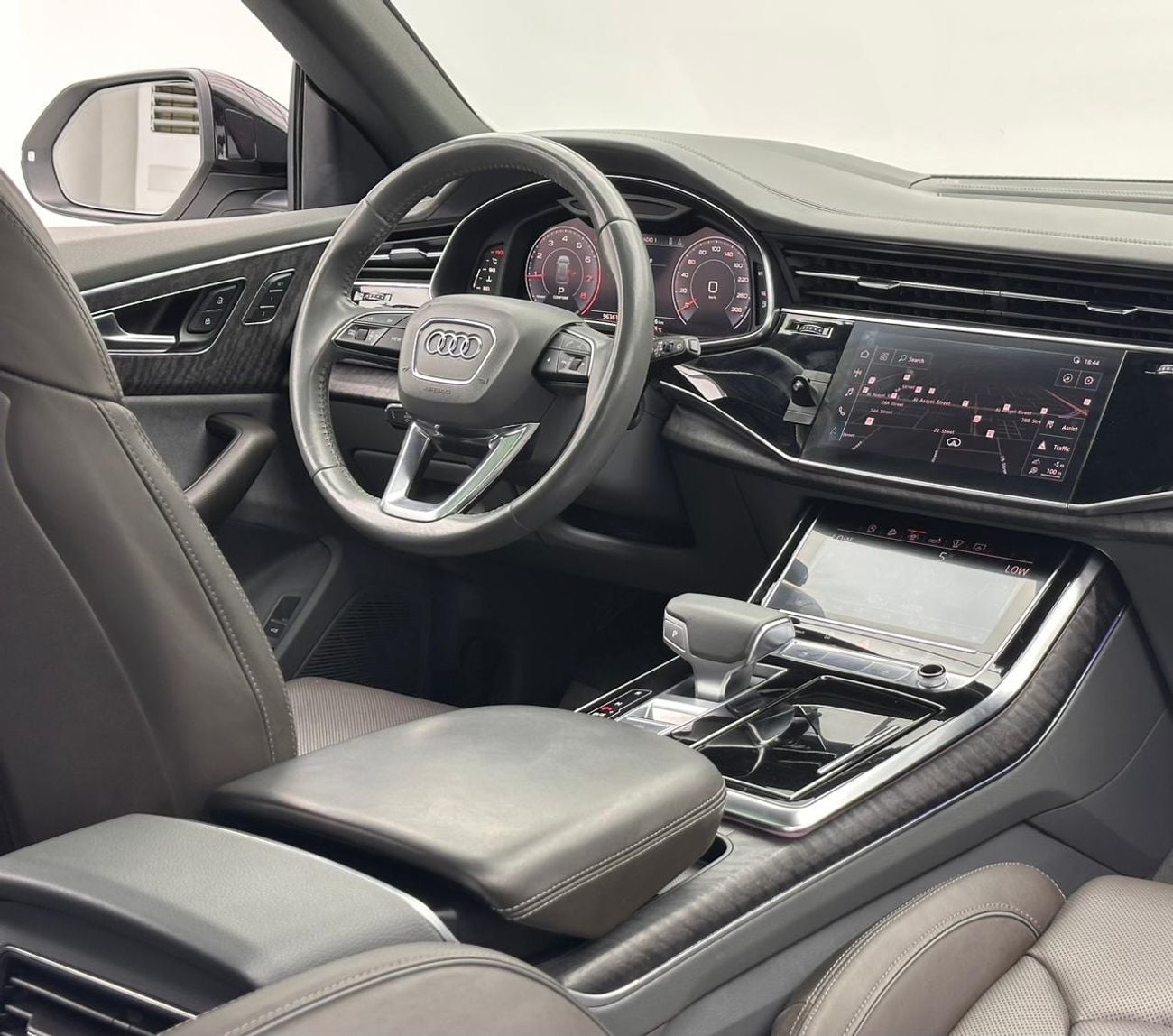 Audi Q8 2019 Audi Q8 55TFSI Quattro S-line, 1 Year Warranty Unlimited Km, Full Service History, GCC